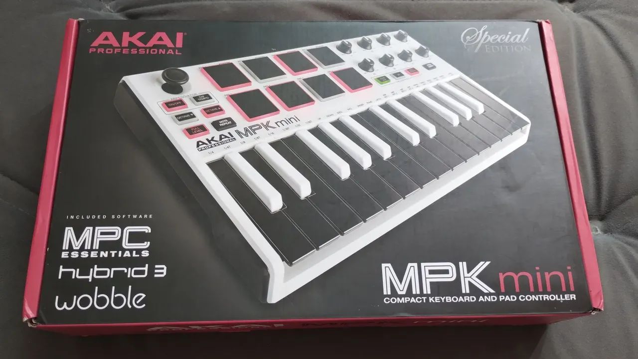 Controlador Akai MPK Mini - Instrumentos musicais - Cruzeiro Novo