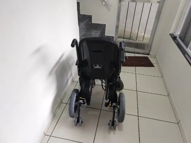 Cadeira de Rodas Motorizada E5 Ortobrás - Foto 5