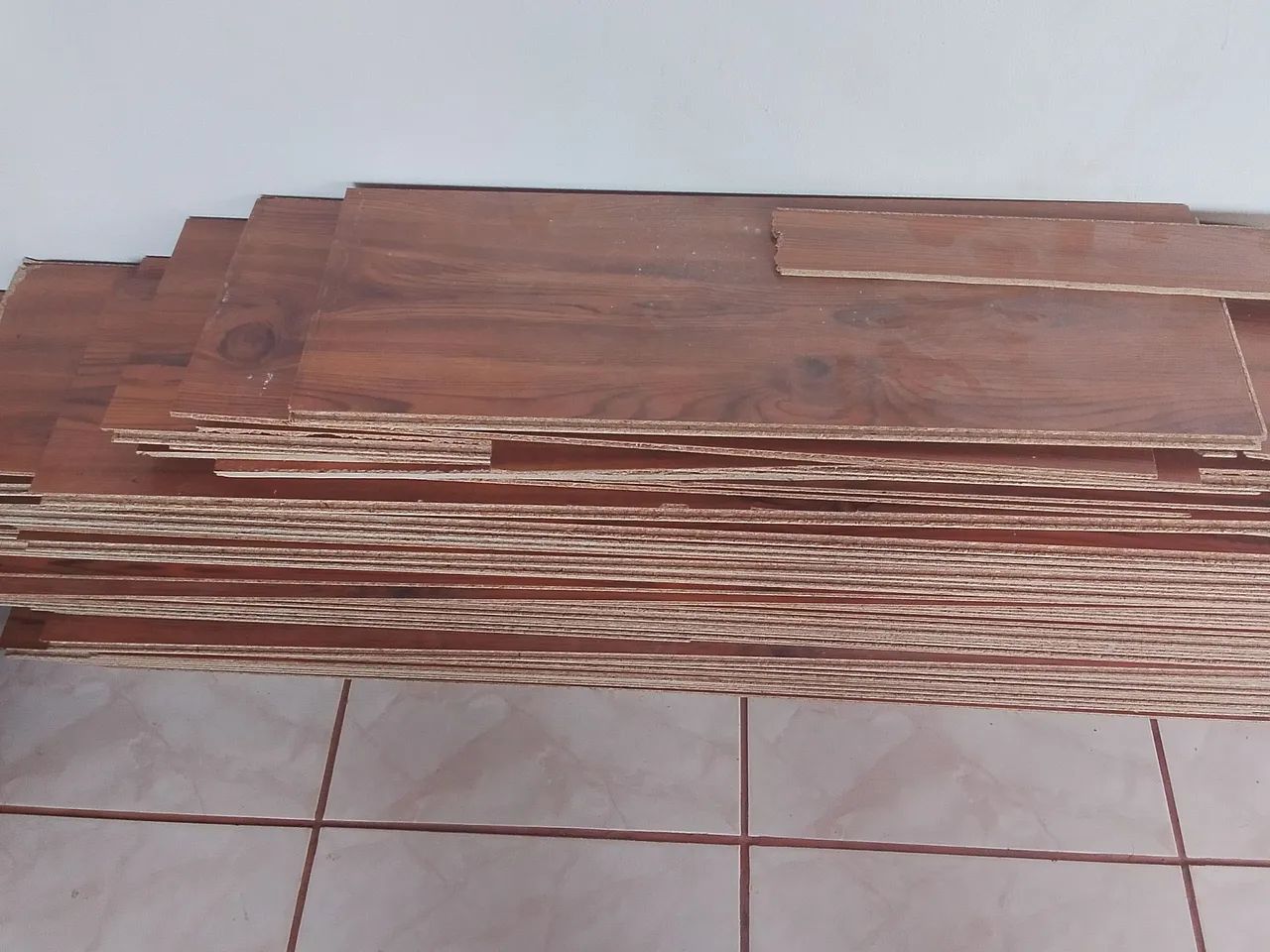 Pisos laminados em madeira65745826157442122