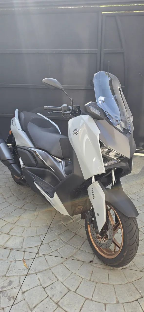 Xmax 300 nova