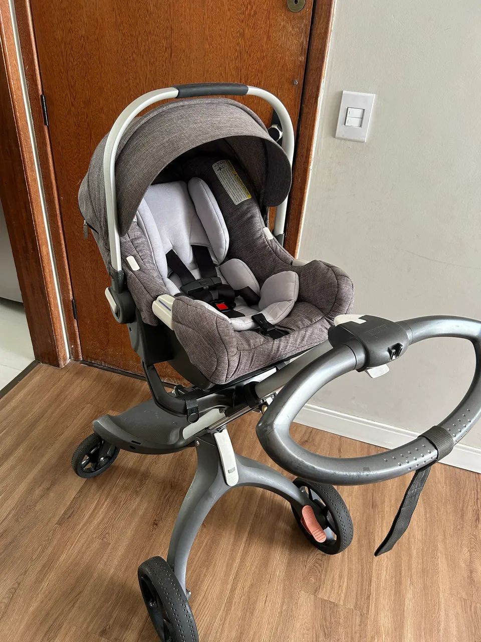 Carrinho de bebê e bebê conforto stokke/ nuna  - Foto 4
