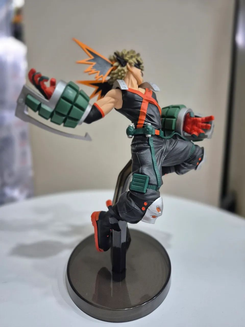 Action Figure Katsuki Bakugo - Foto 3