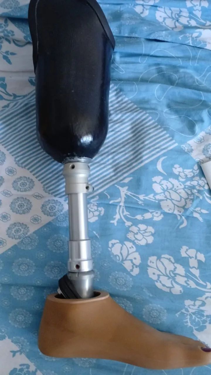 Prótese transtibial esquerda com componentes Ottobock, Össur e Wagner ? tamanho 25 - Foto 5