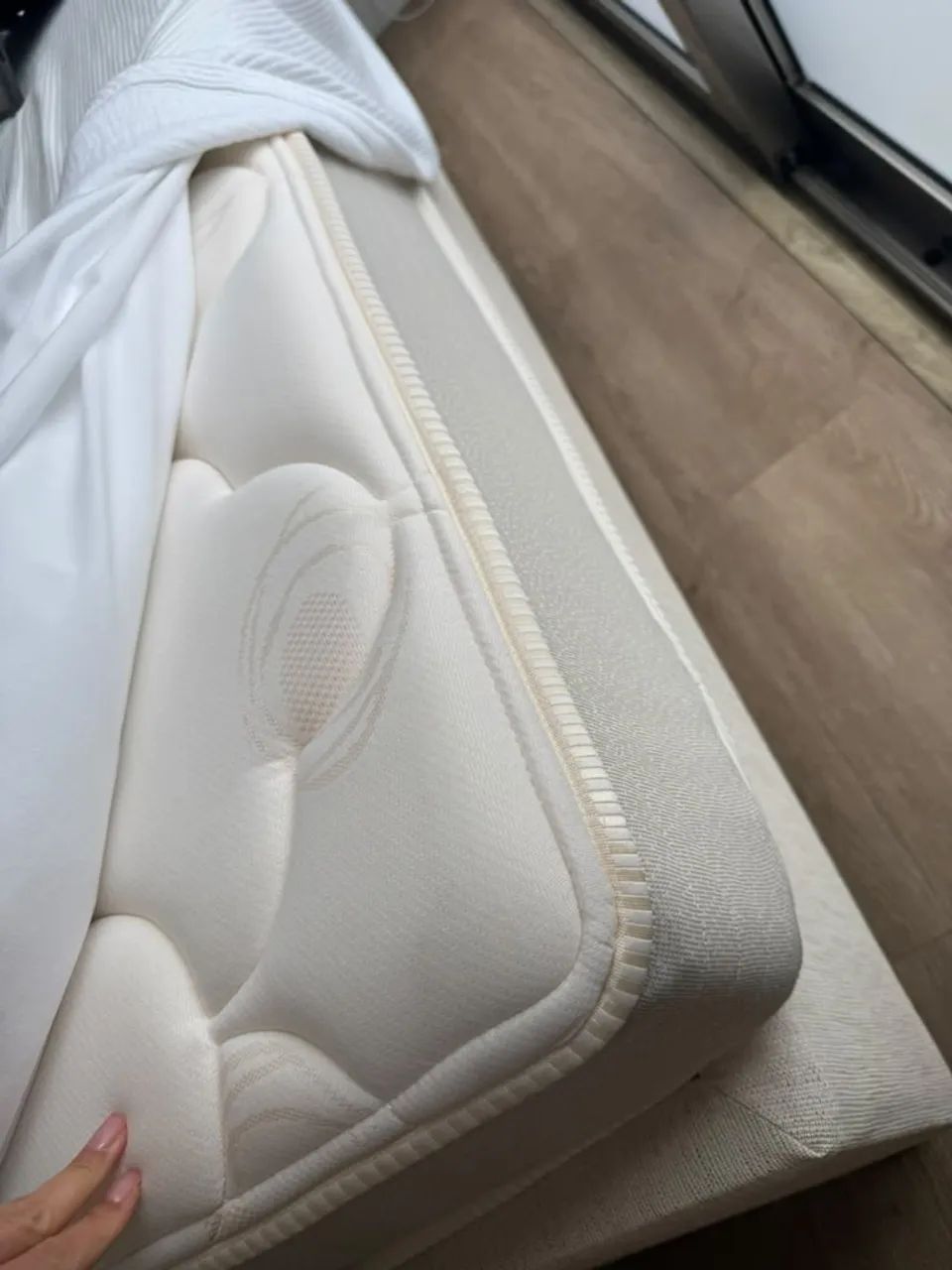 Cama Simmons Solteirão 