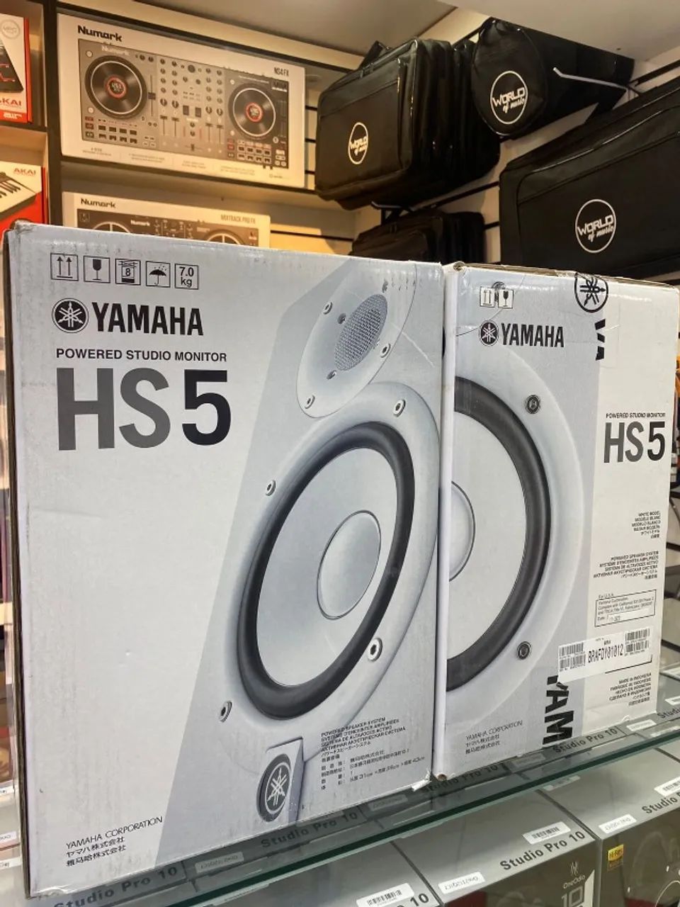 Par de Monitores de áudio Yamaha HS5 Branco Oferta World Of Music