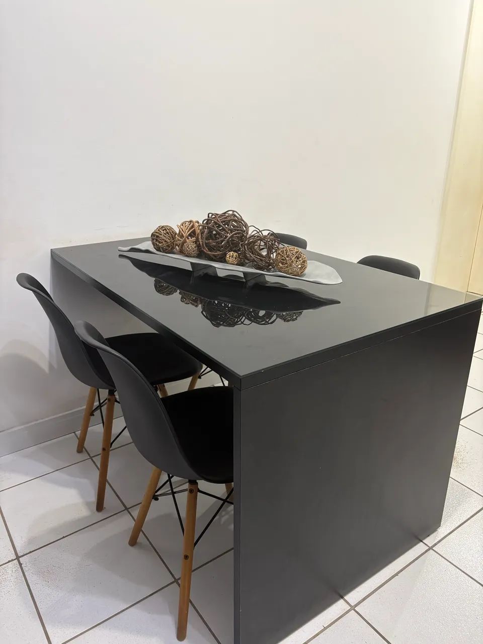 Mesa de Jantar (Cadeiras não inclusas)