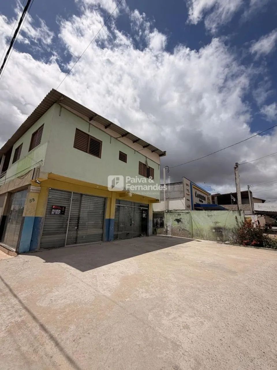 LOJA COMERCAIL - BAIRRO DE CAJUPIRANGA
