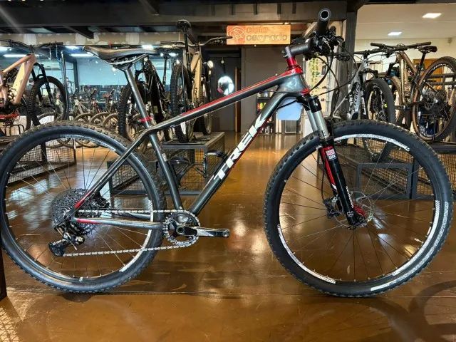 Bicicleta Seminova Trek Superfly 9.6