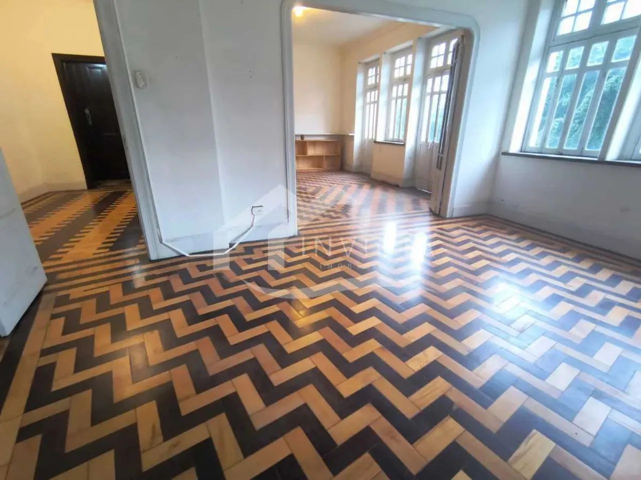 Apartamento de frente, com ótima iluminação e fácil acesso a serviços, lazer e transporte. - Foto 5