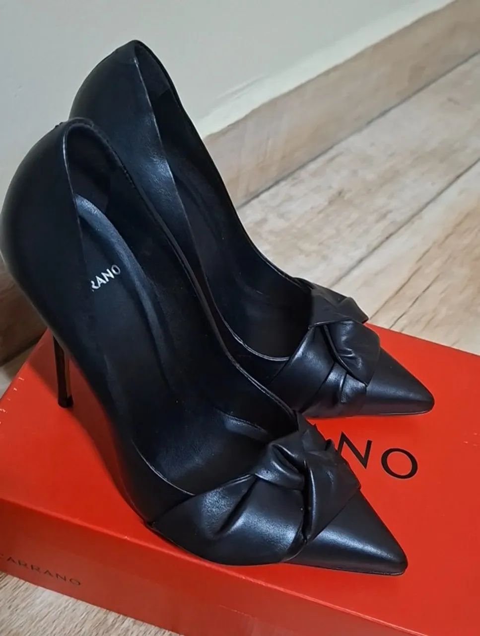 Scarpin carrano de nó