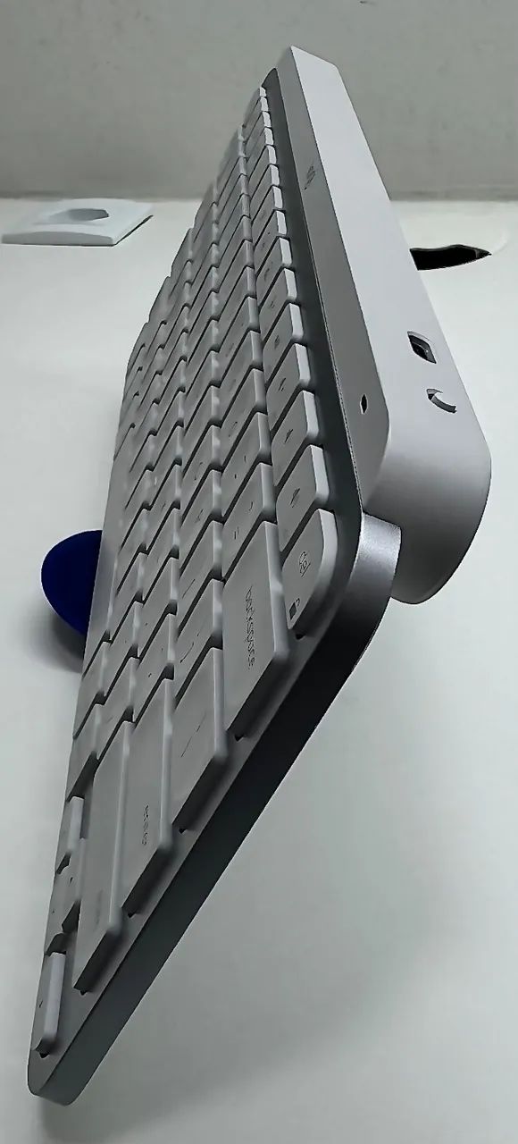 Teclado Logitech MX Keys Mini Bluetooth (Cinza Claro/Branco) - Impecável - Foto 5