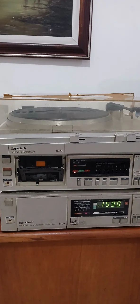 Toca discos com receiver Gradiente DS-20  COM DEFEITO - Foto 3