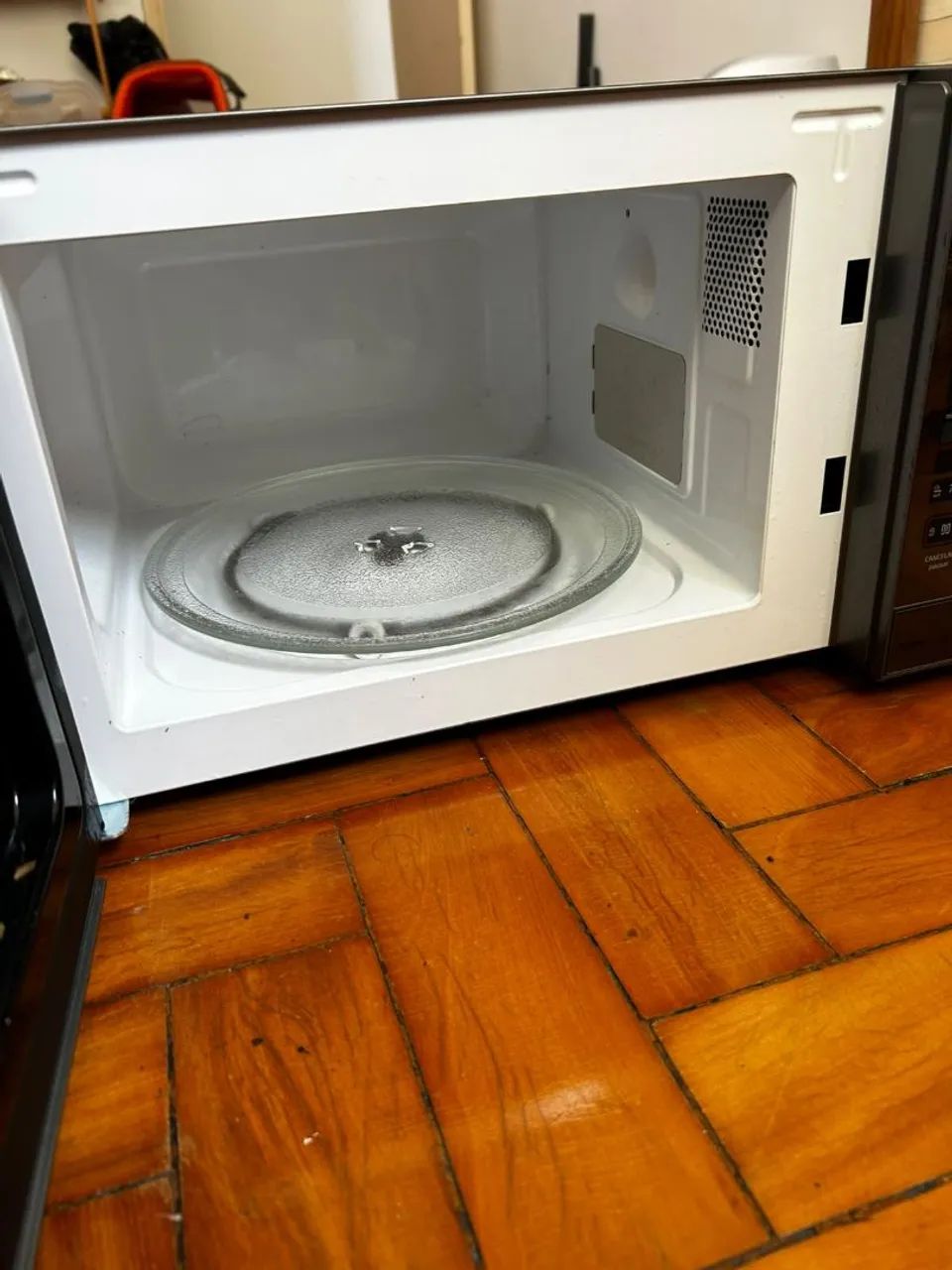 ? Micro-ondas Midea 20L - Pouco Uso - Foto 4