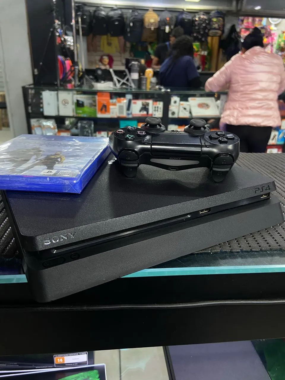 Ps4 slim HD 500 GB + God of war Ragnarok  - Foto 3