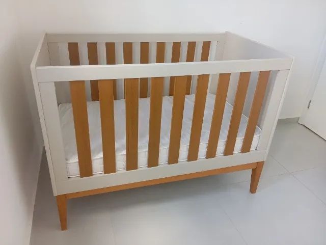 Vendo berço conservadissimo...que vira cama e já vem com colchão. - Foto 4