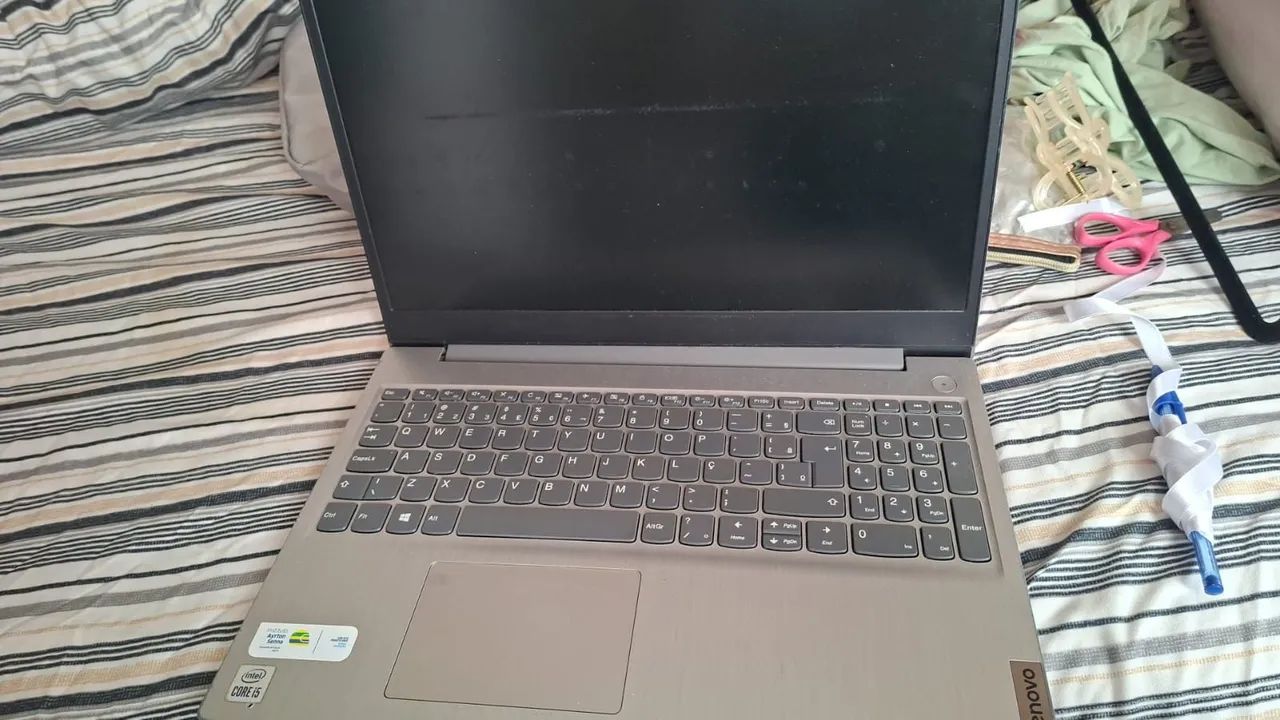 NOTEBOOK USADO - FUNCIONANDO COM DEFEITO APENAS NA CARCAÇA  - Foto 3