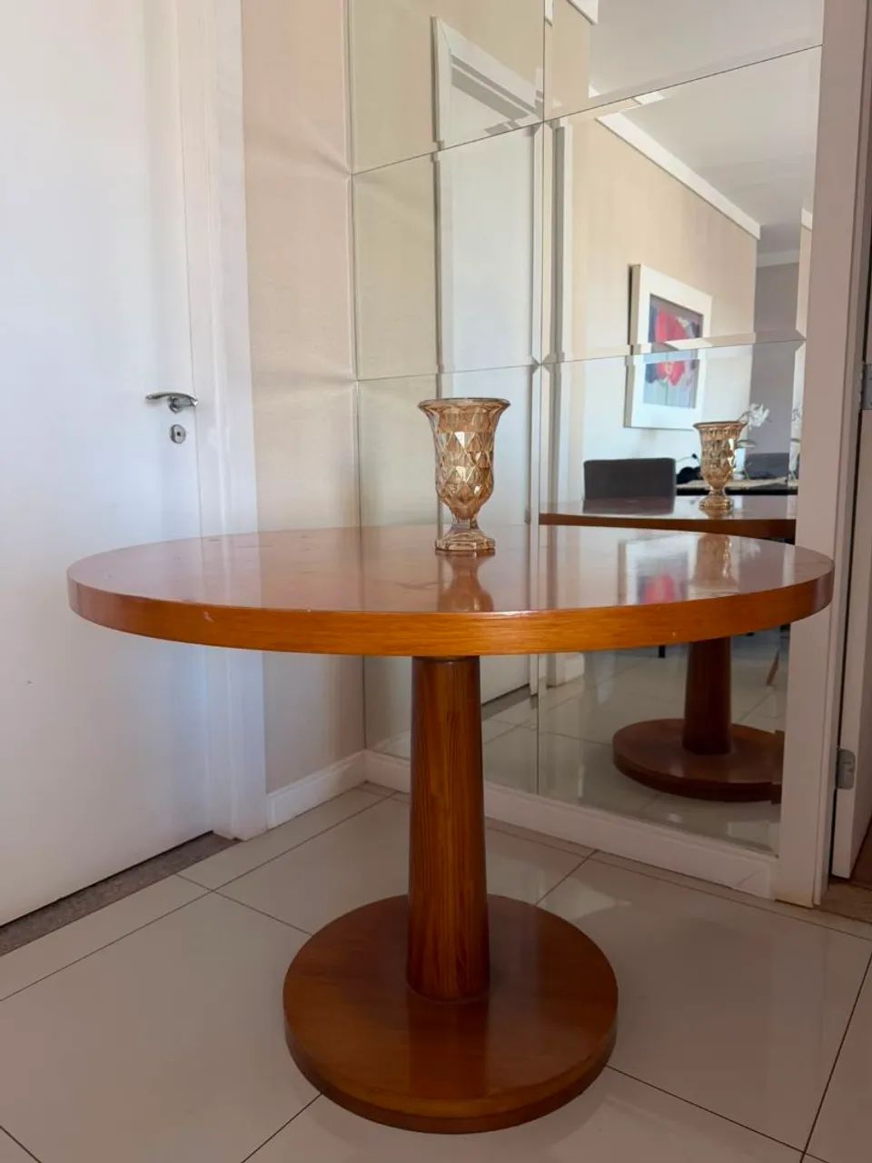 Mesa de madeira redonda