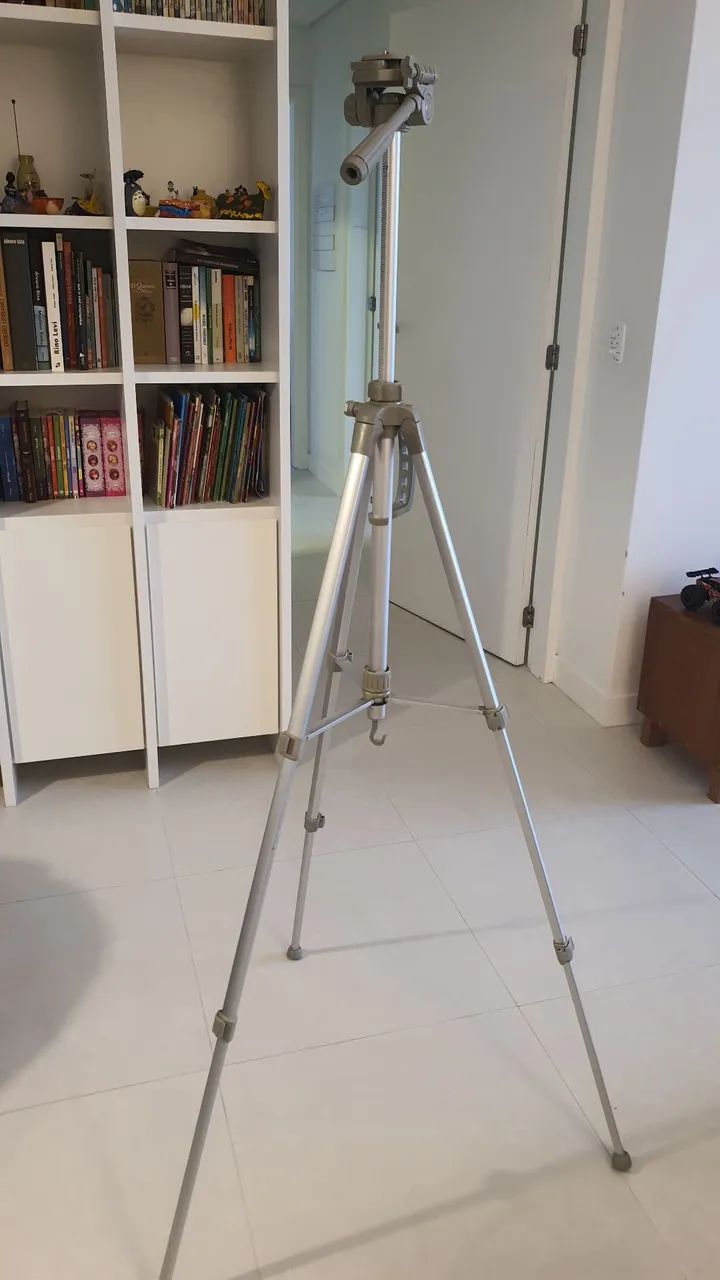 Tripé em alumínio profissional.