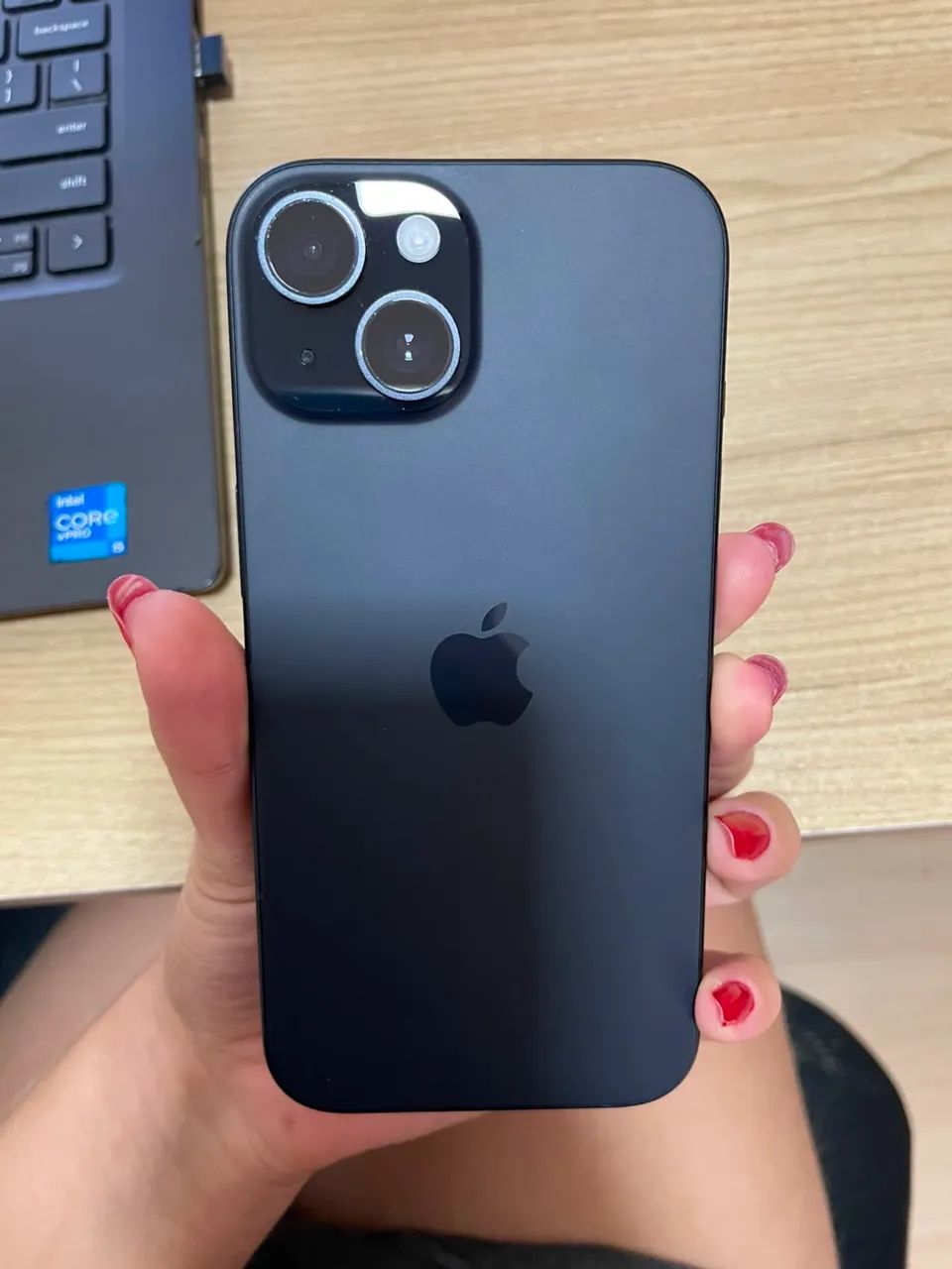 IPhone 15 128gb preto  - Foto 4