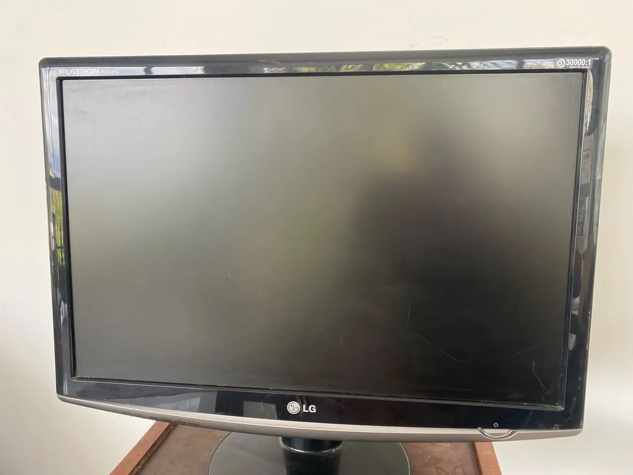 Monitor LG Flatron W2252TQ de 22 polegadas que não liga