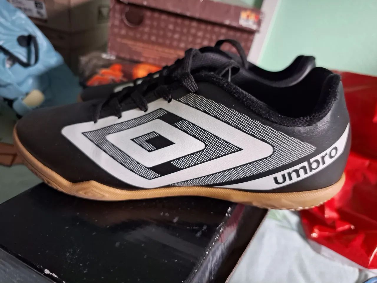 Chuteira umbro tam. 35 - Foto 2