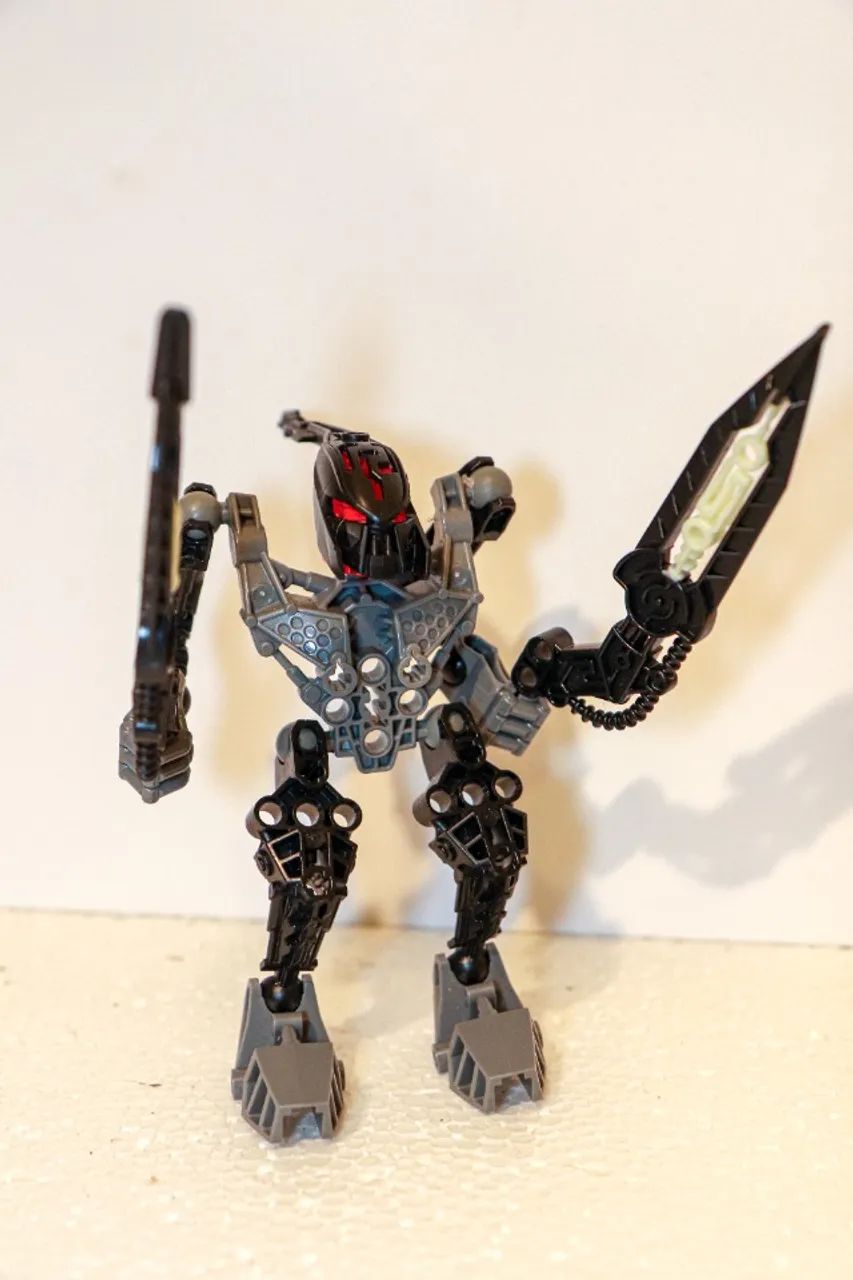 Lego Bionicle Atakus 8972 Completo Com Manual - Foto 2