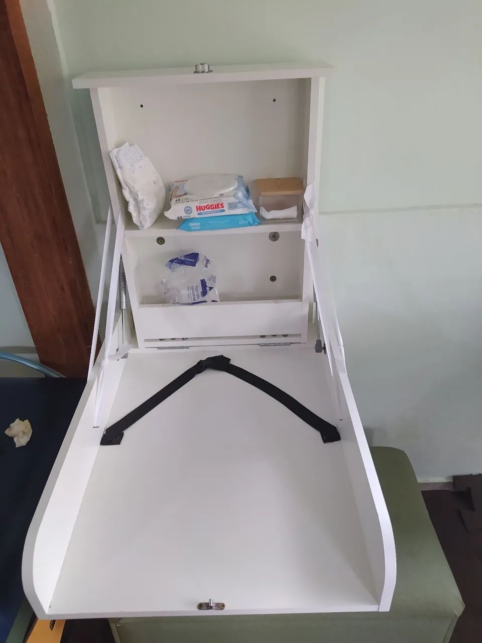 Trocador de bebê de parede