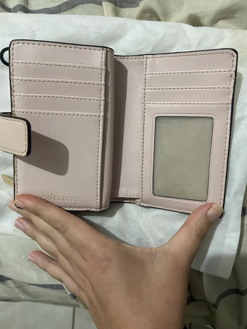 Carteira Michael Kors Original - Elegância e Praticidade ? - Foto 3