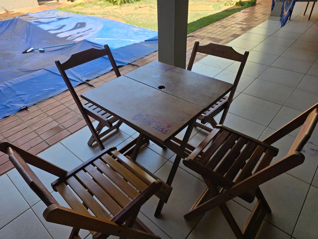 Conjunto de Mesa e Cadeiras de bar - Foto 2