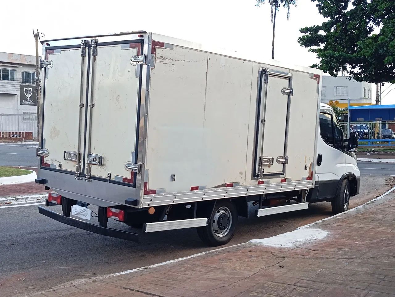 IVECO DAILY Baú Refrigerado  - Foto 3