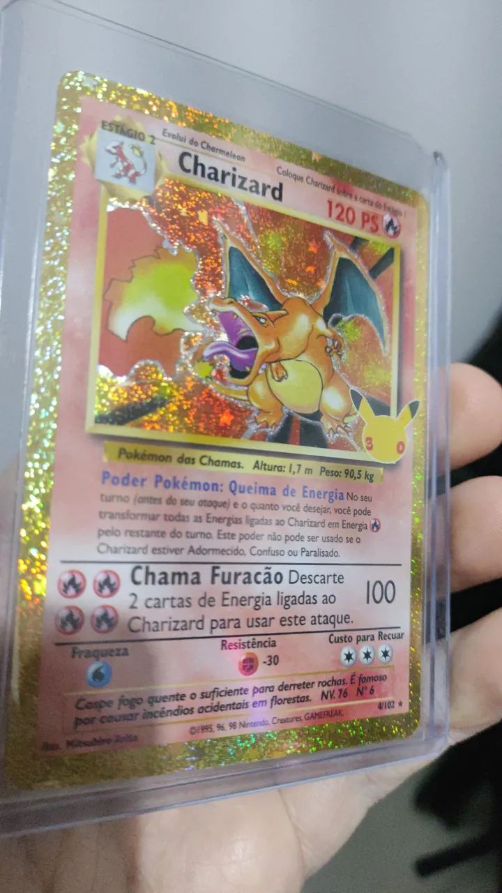 Charizard - Carta Pokémon 30 Anos  - Foto 3