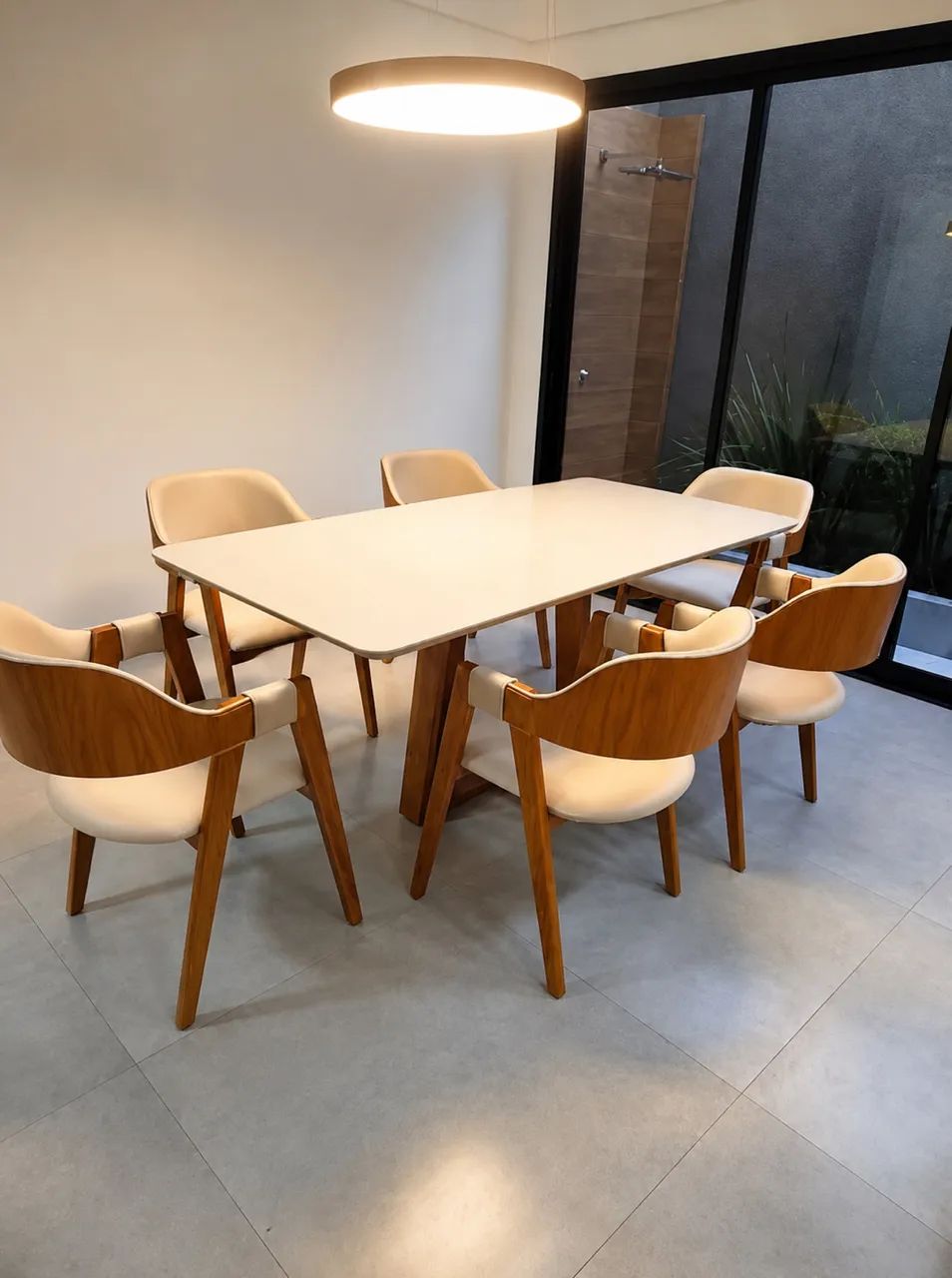 MESA DE JANTAR 160x90 COM 6 CADEIRAS POLTRONAS 