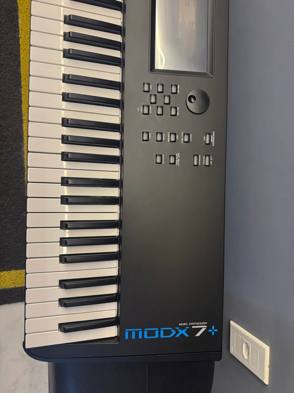Yamaha MODX 7+ - Foto 5
