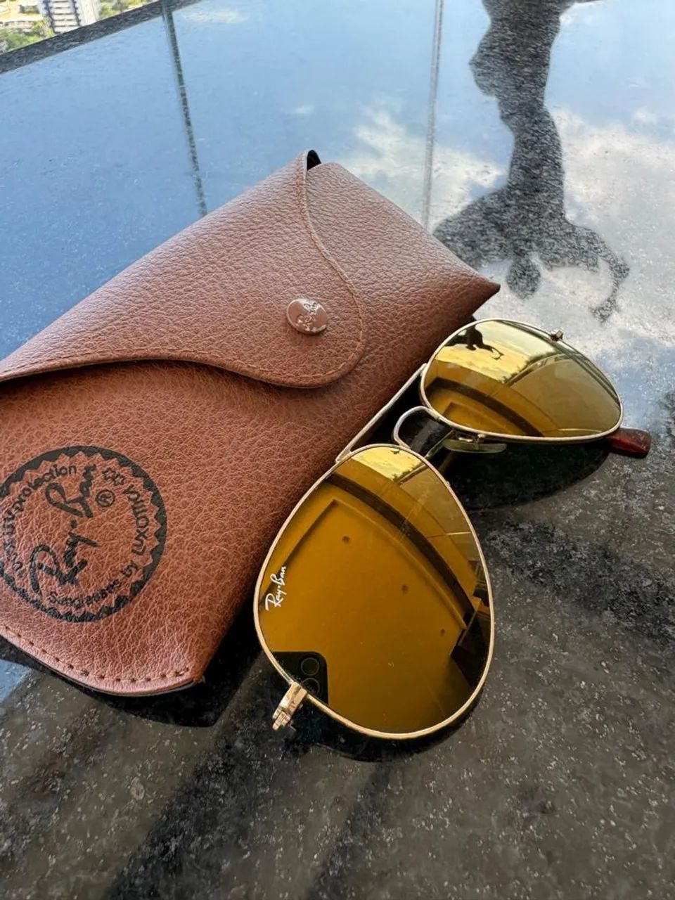 Óculos Rayban lente espelhada dourada - Foto 3