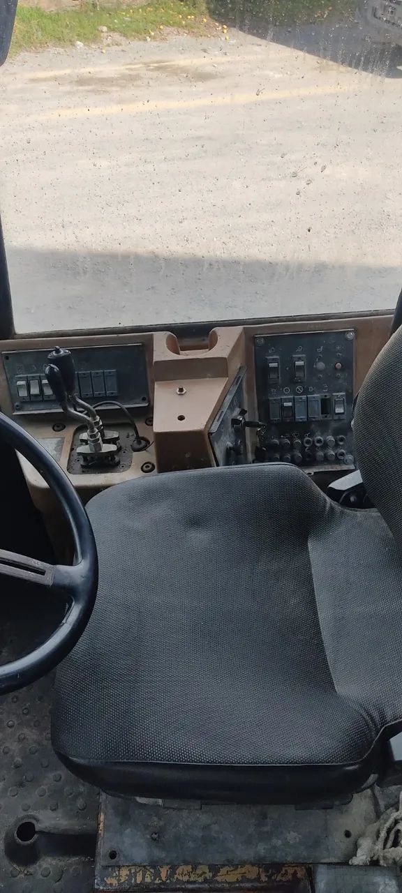 PÁ CARREGADEIRA CAT 950F ANO 1996 - Foto 10