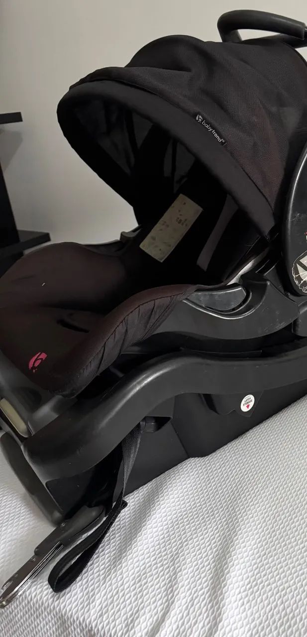 Bebê conforto com base e isofix