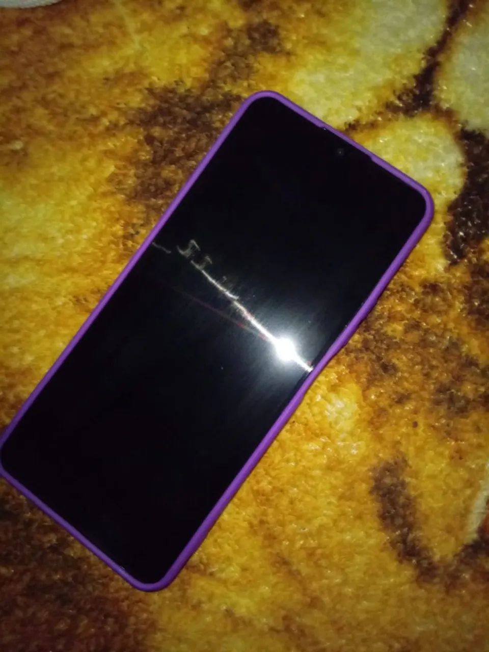 Vendo esse celular ou troco com um iPhone, pois não me acostumei com esse