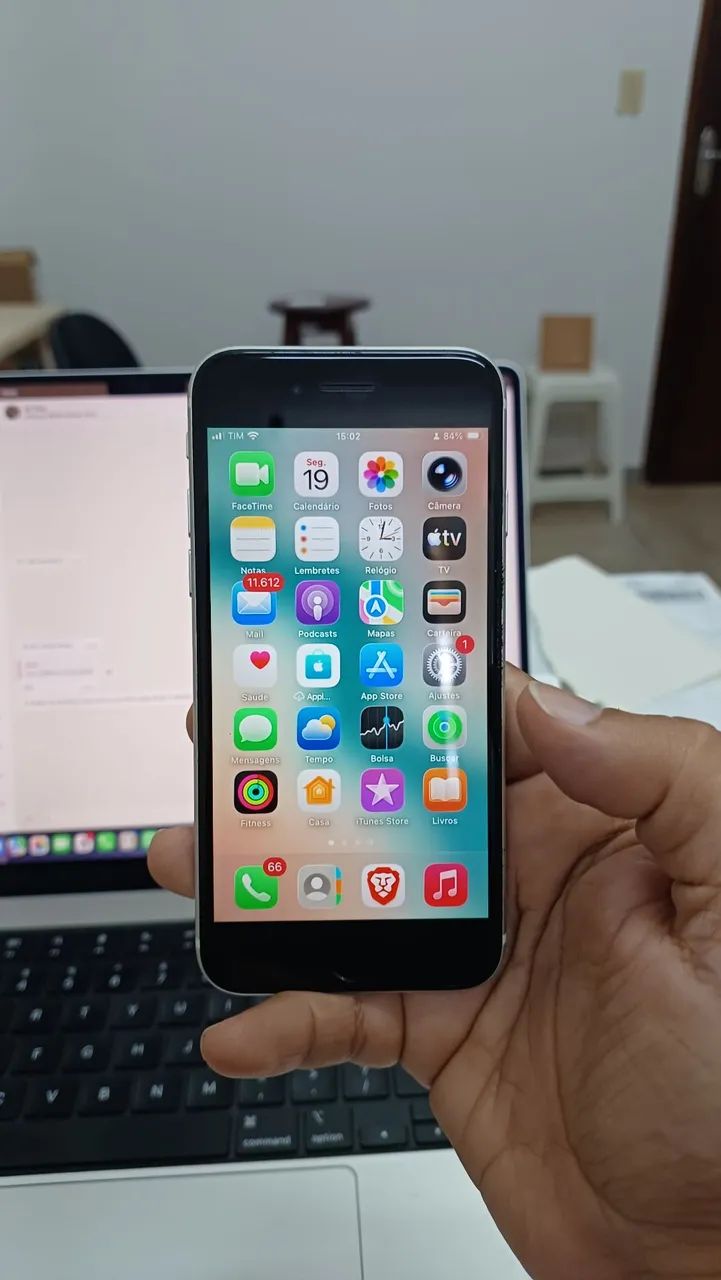 Vendo iPhone SE 2020 4G iOS 27 atualizado - Foto 2