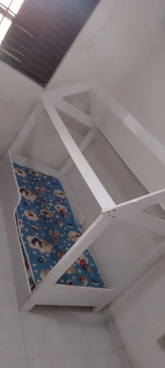 Cama infantil montessoriana 