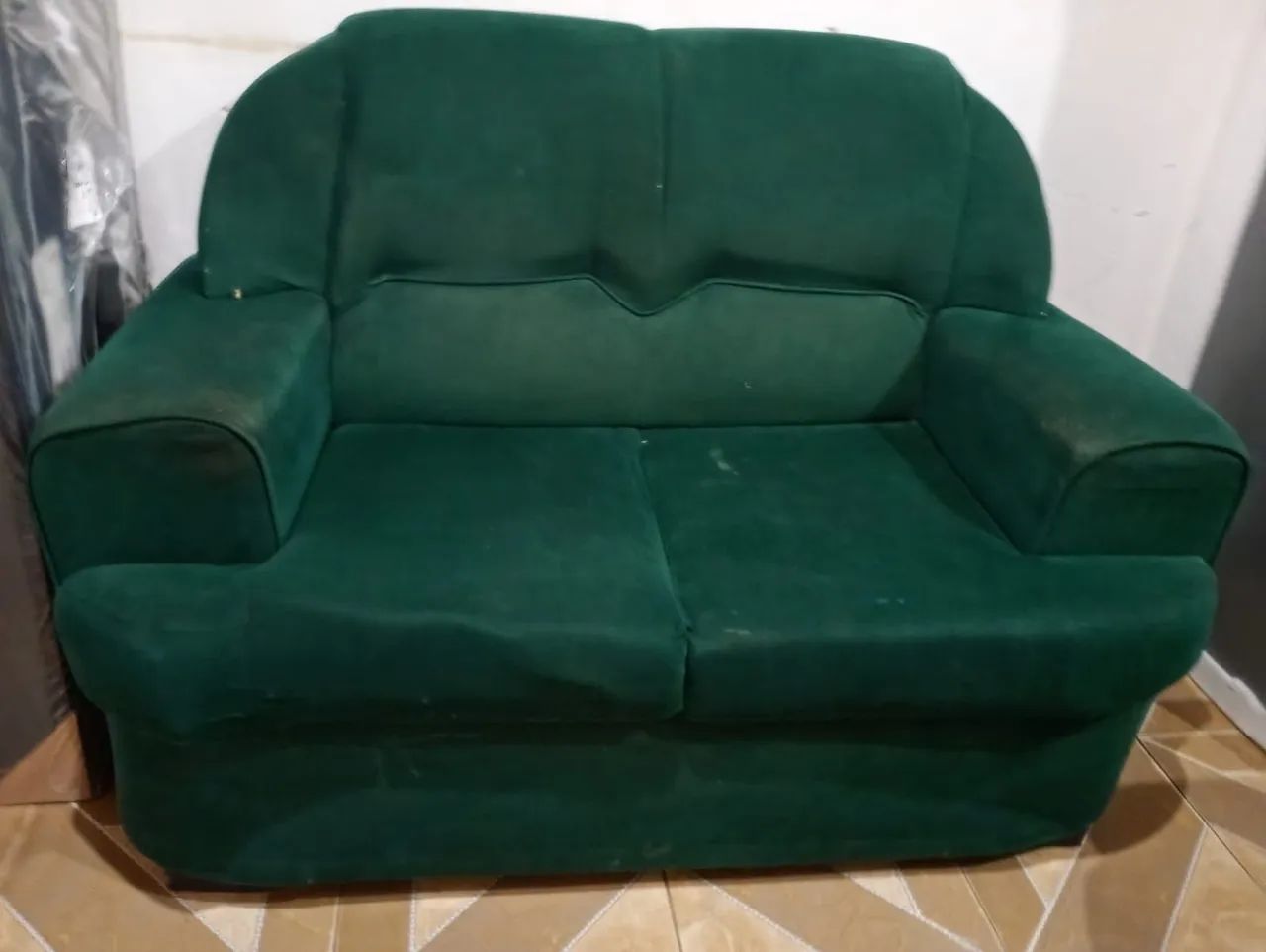 Vende se um conjunto de sofá de 2 e 3 lugares  - Foto 2
