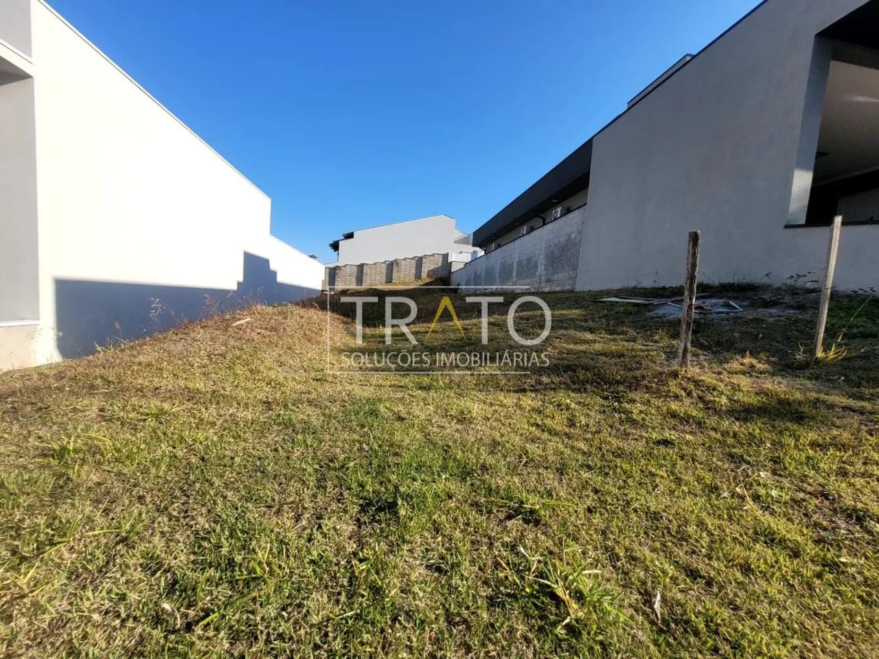 Terreno à venda no Condomínio Porto do Sol