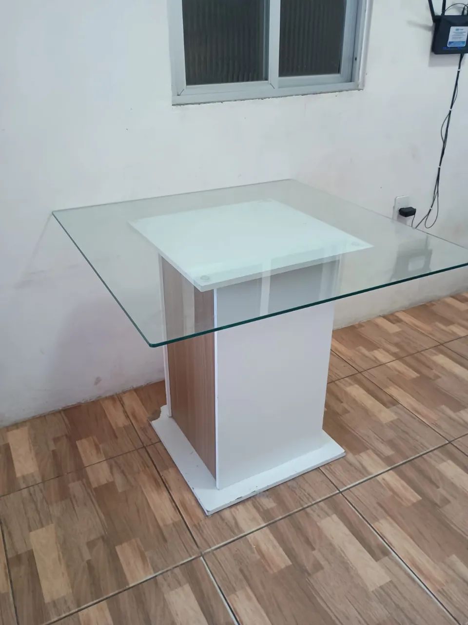 Vendo uma mesa de jantar 