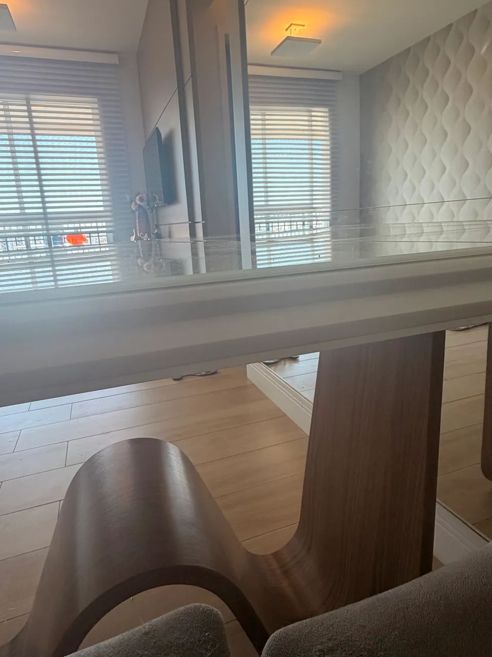 Mesa de madeira multilaminada com vidro laqueado branco artefacto  - Foto 3