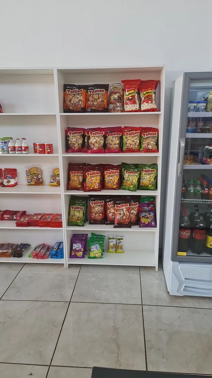 Vendo mercadorias de mercearia