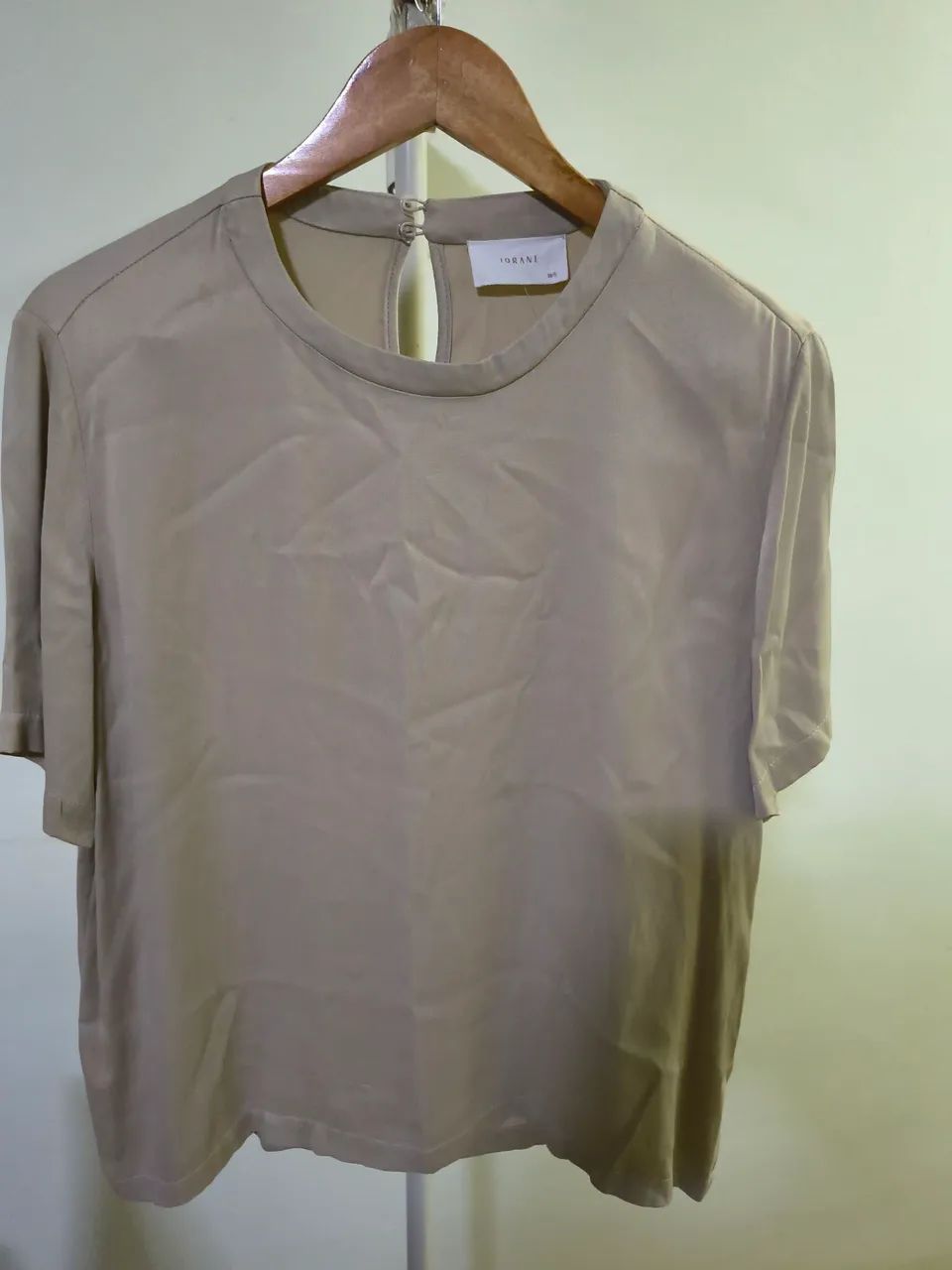 Blusa Iorane Feminina Bege  - Foto 5