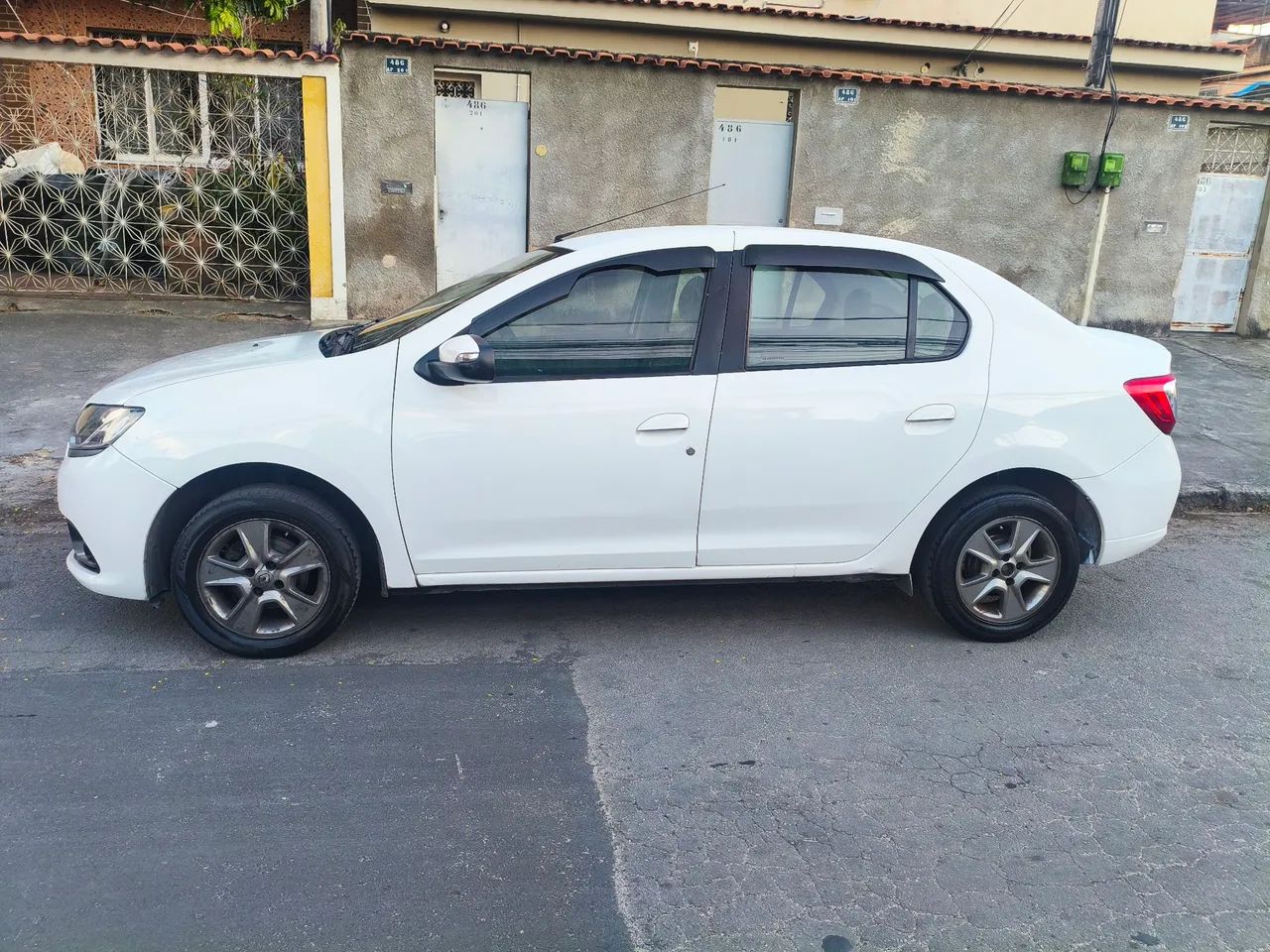 Renault Logan Expression Flex 1.0 12V 4P 2019 - Foto 4