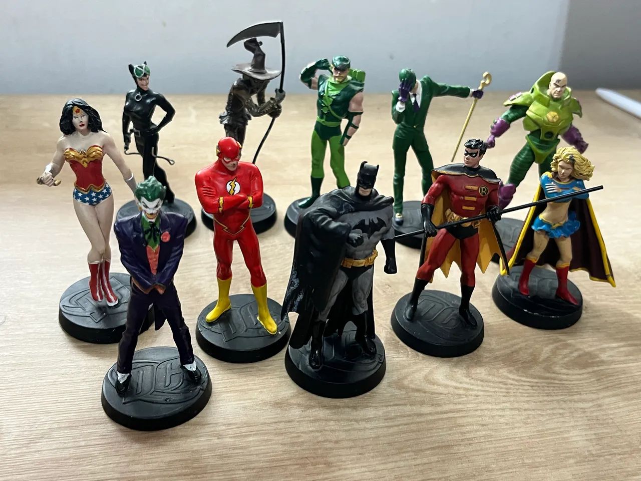 11 Bonecos em metal da DC colecionáveis  - Foto 2