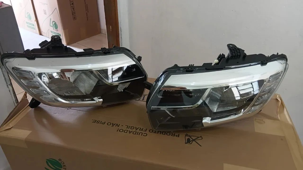 Vendo farol do renault