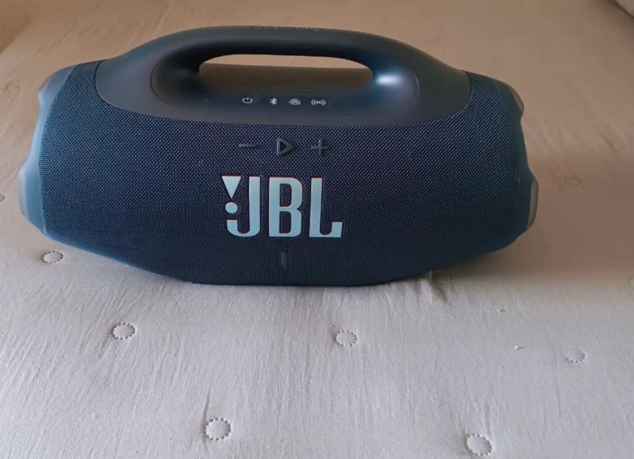 Vende se JBI BOMBOX 4