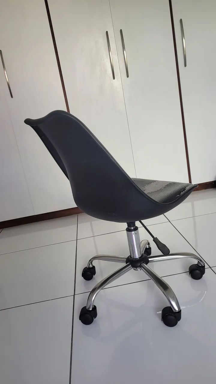 CADEIRA COM RODINHAS - Foto 2